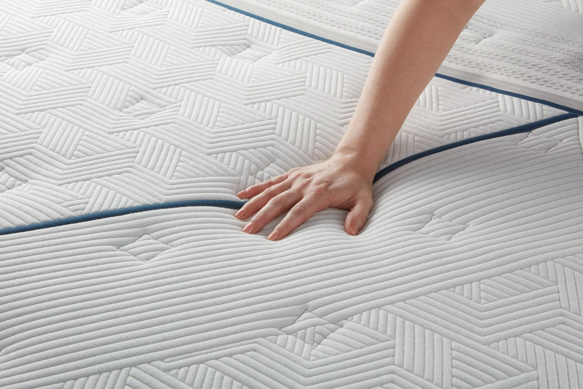 serta-icomfort-cf3000-quilted-medium-mattress-3